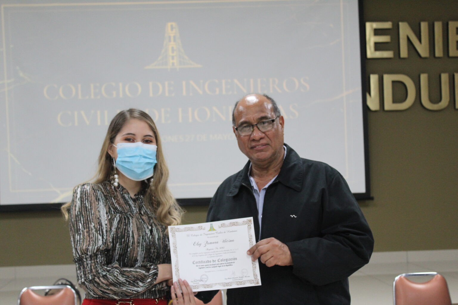 Un Total De Ingenieros Civiles Se Integran Al Colegio De Ingenieros