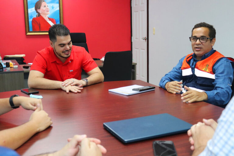 Entrega estudio geotécnico Hospital Mario Catarino Rivas